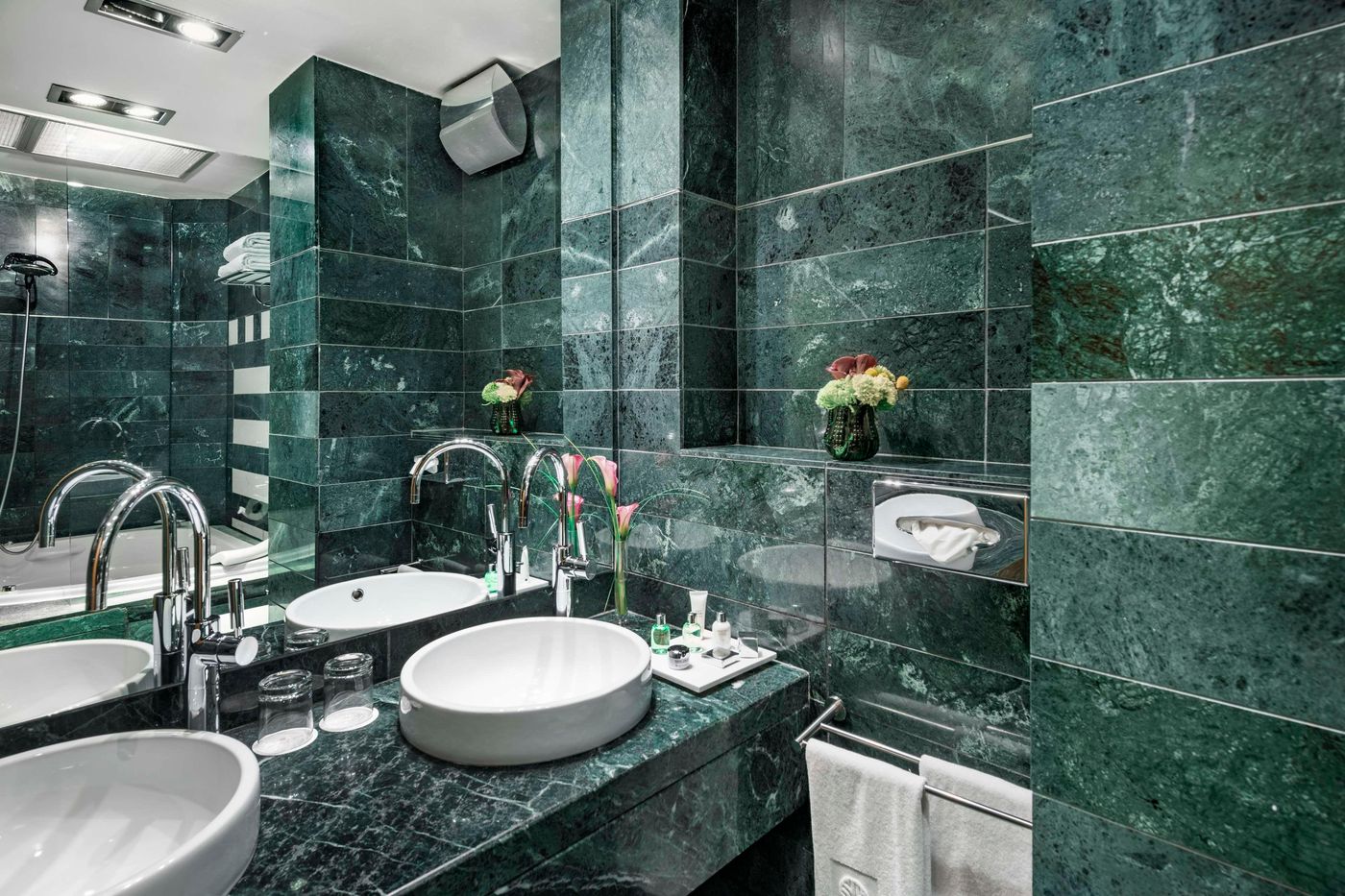 NH-Collection-Madrid-Paseo-del-Prado-Room-41