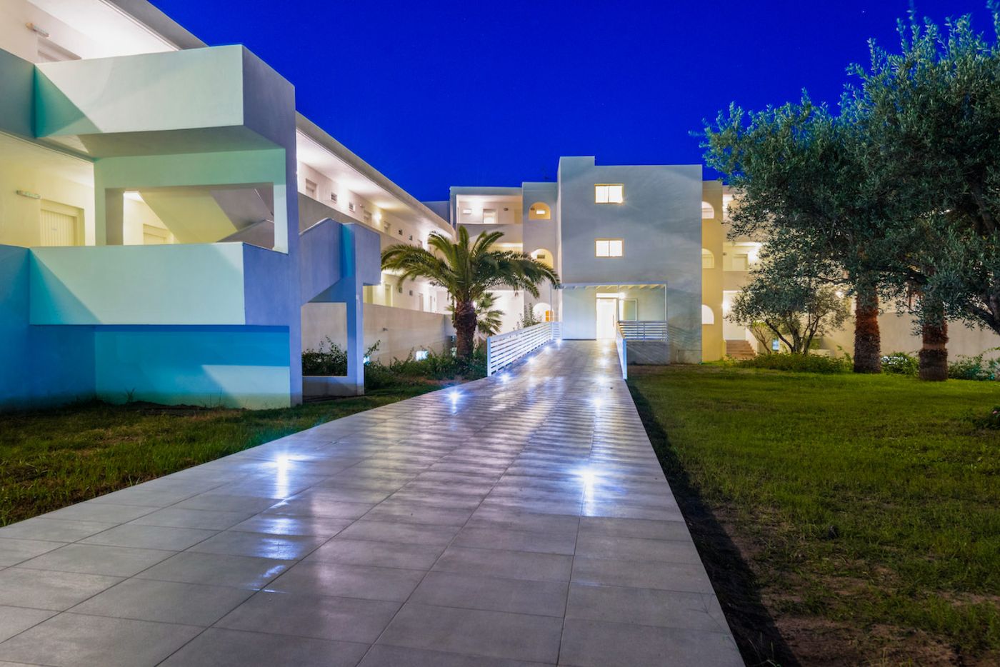 Lindos-White-Hotel---Suites-General-view-11