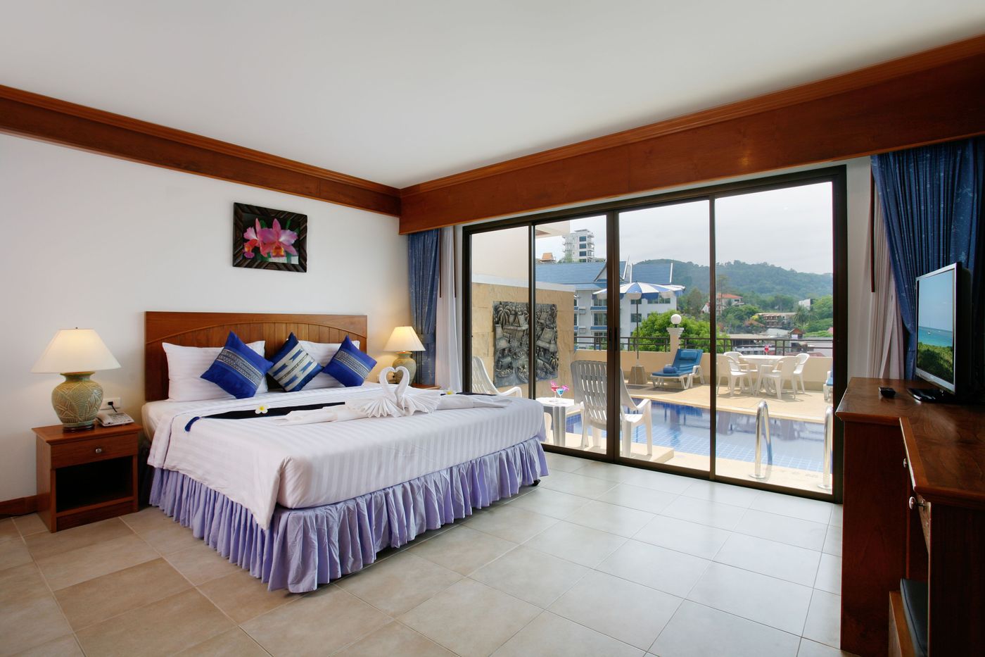 Jiraporn-Hill-Resort-Patong-Room-19