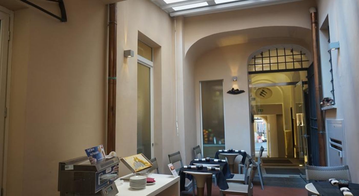 Trevi-Palace-Luxury-Inn-Restaurant-8
