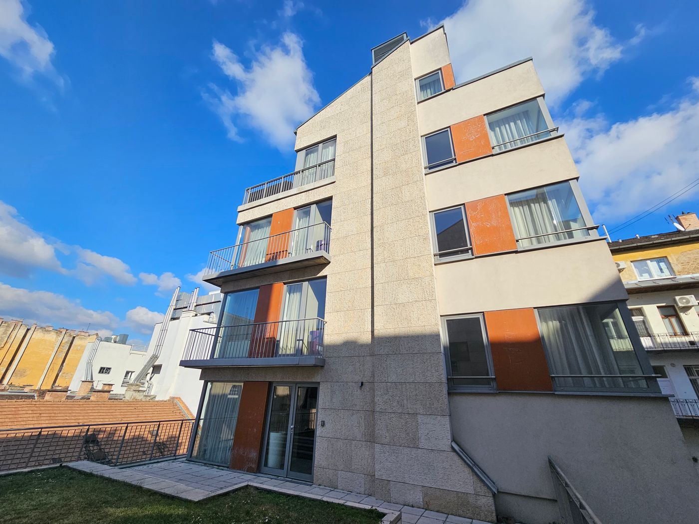 Bliss-Residence-and-Spa-Room-1