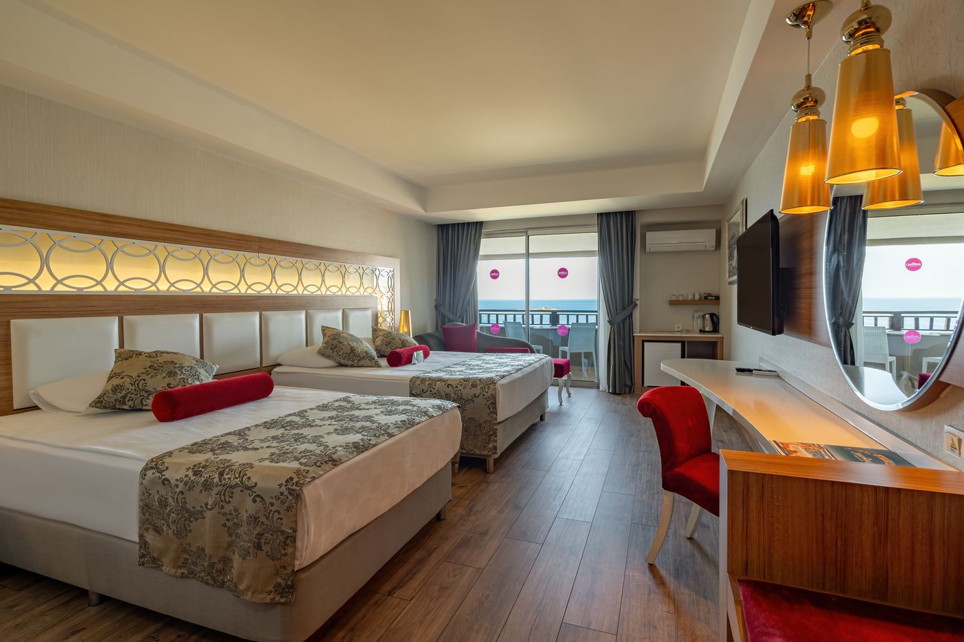 Justiniano Deluxe Resort