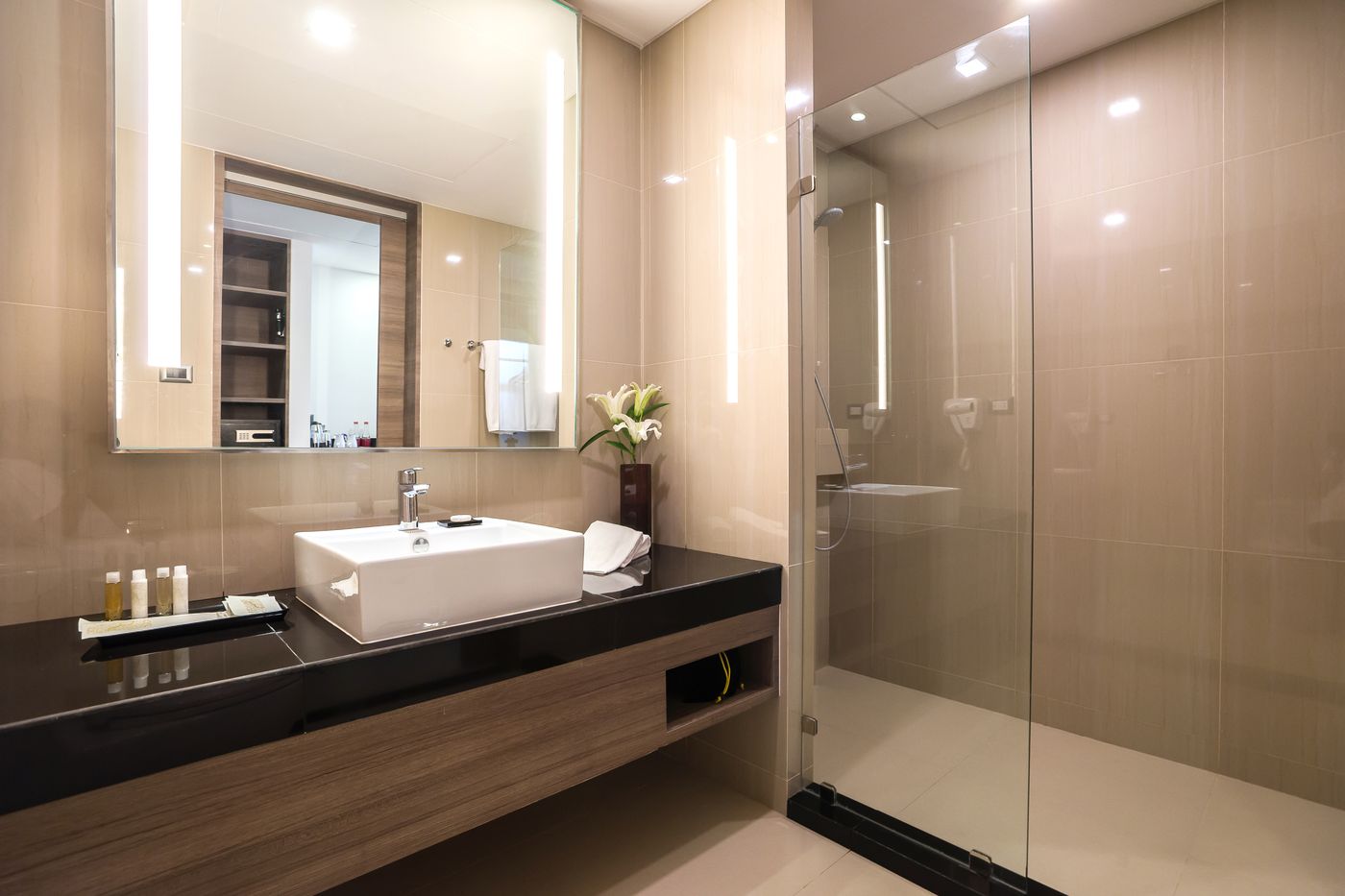 Best-Western-Plus-Wanda-Grand-Hotel-Room-19