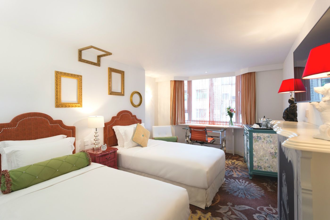 The-Luxe-Manor-Room-10