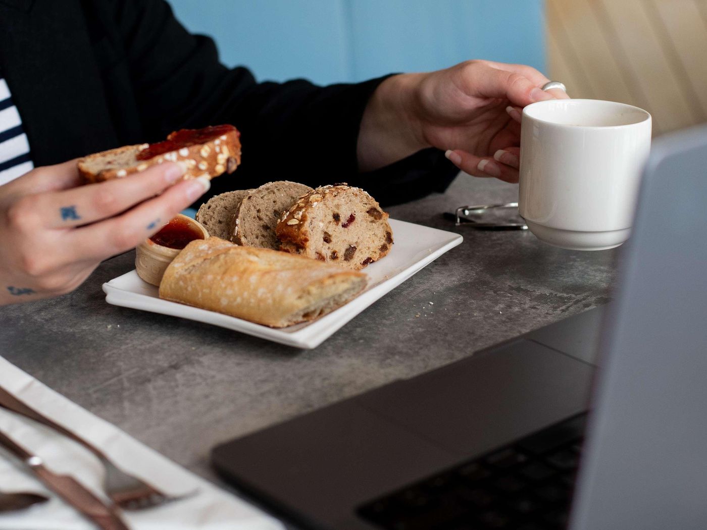 ibis-Styles-Paris-Bercy-Bar-65