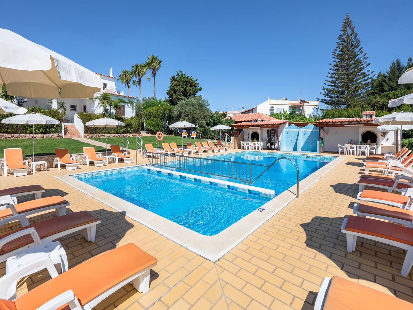 Flor-Da-Laranja-Pool-2