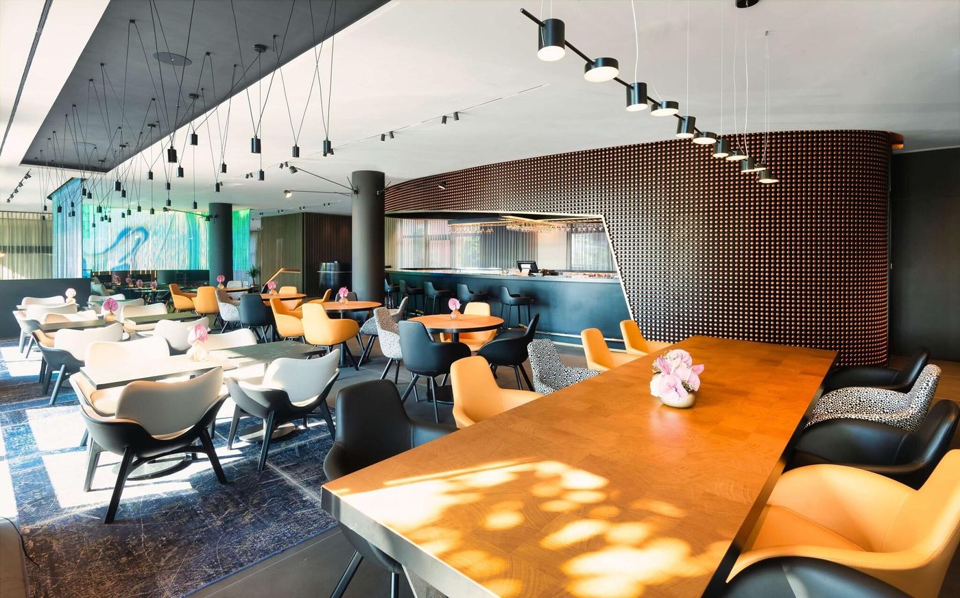 art-otel-Budapest-powered-by-Radisson-Hotels-Bar-17