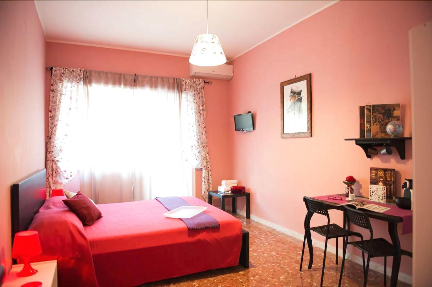 Authentic-Sweet-Home-Room-21