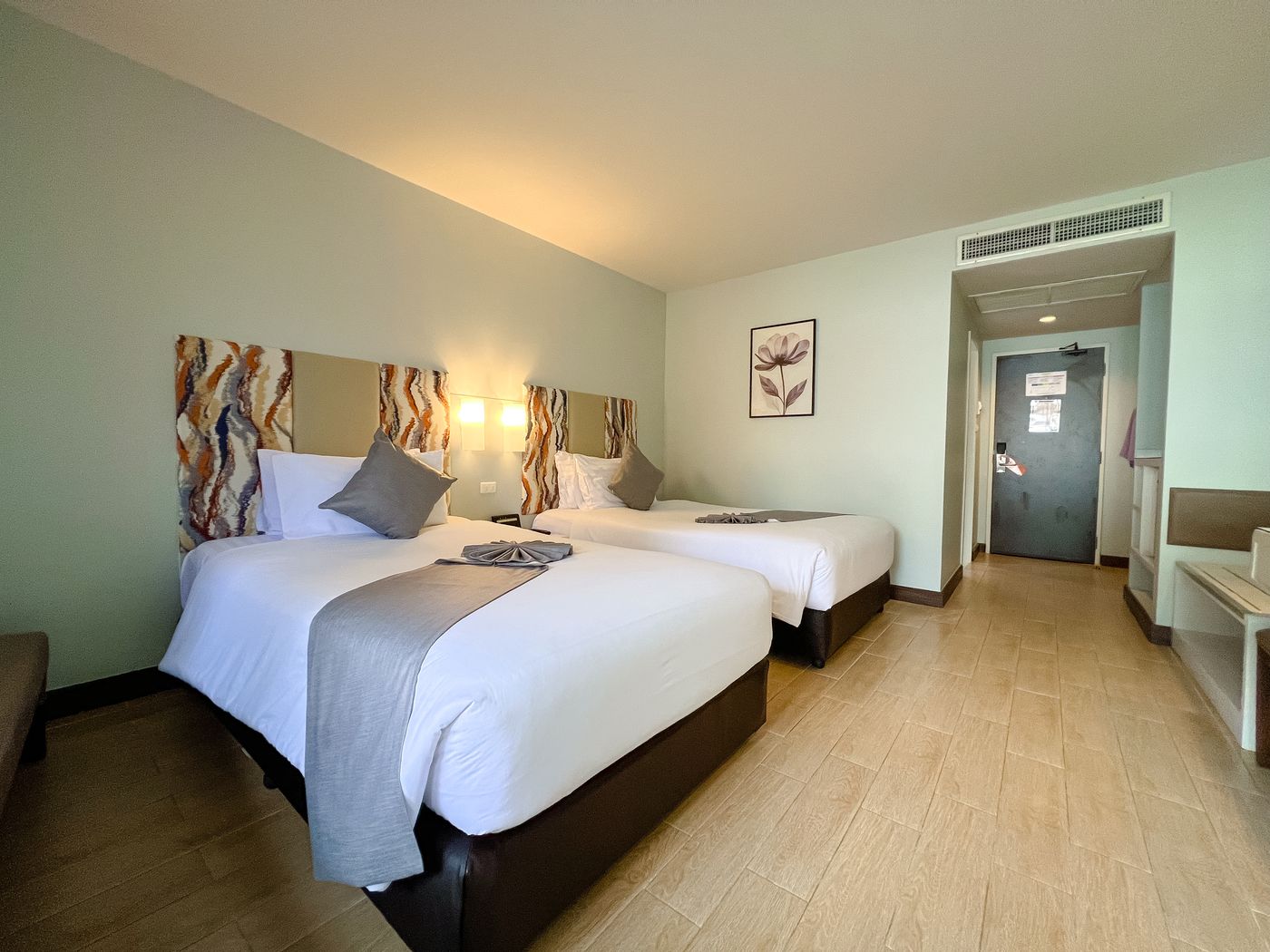 Patong-Resort--SHA-Extra-Plus--Room-20