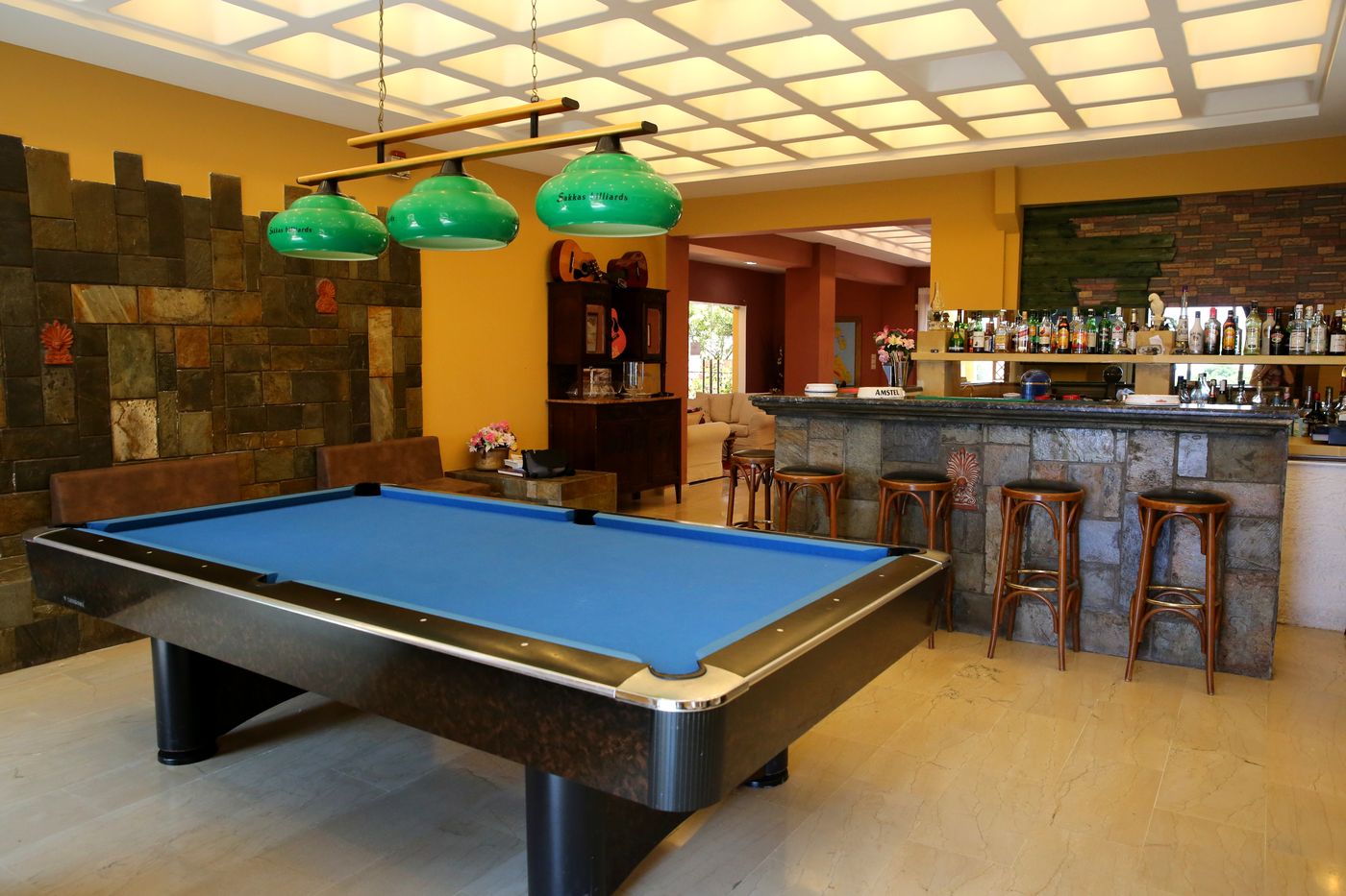 Hotel-Sunrise-Inn-Lobby-81