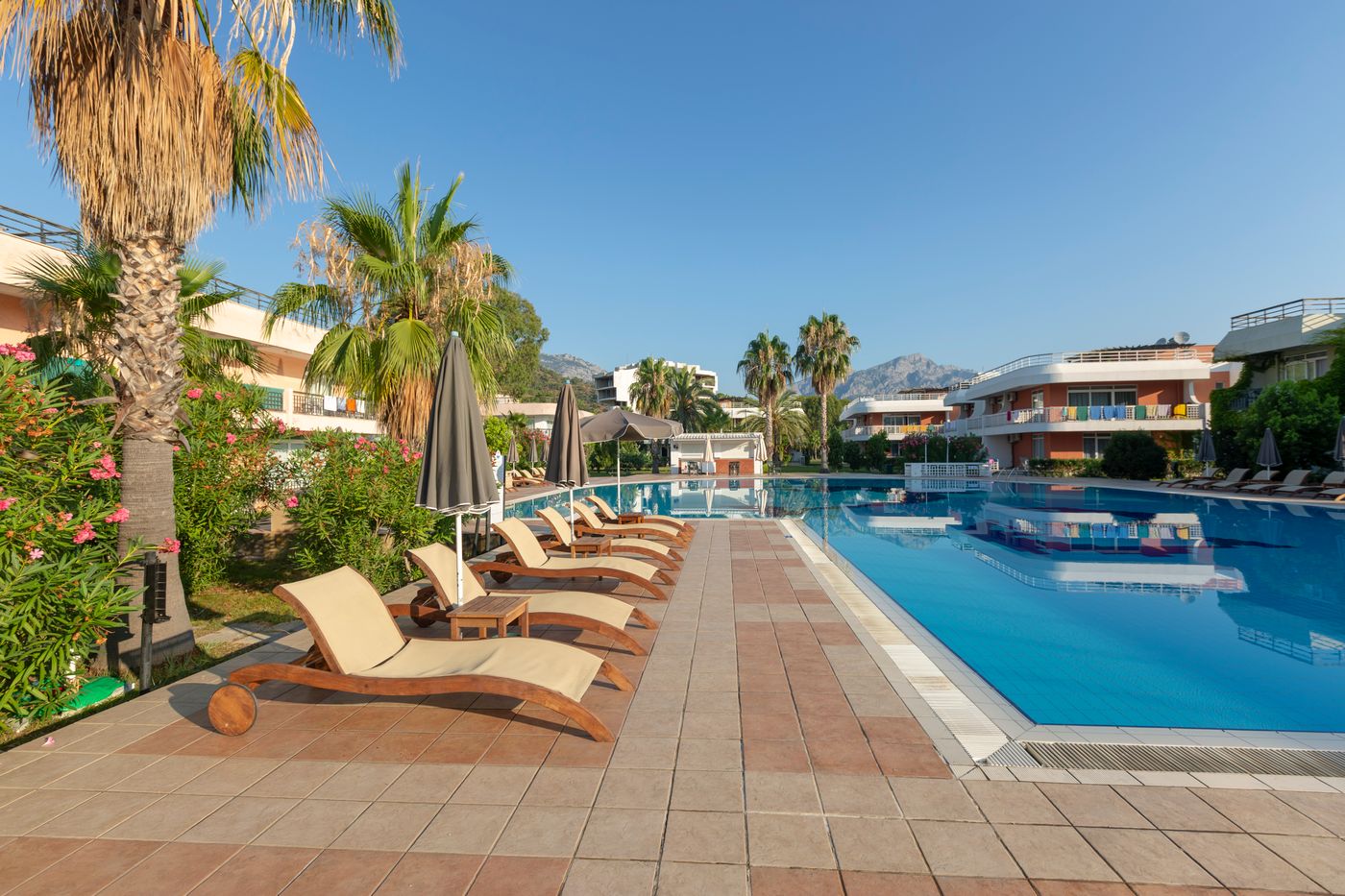 Simena-Comfort-Hotel-Pool-1