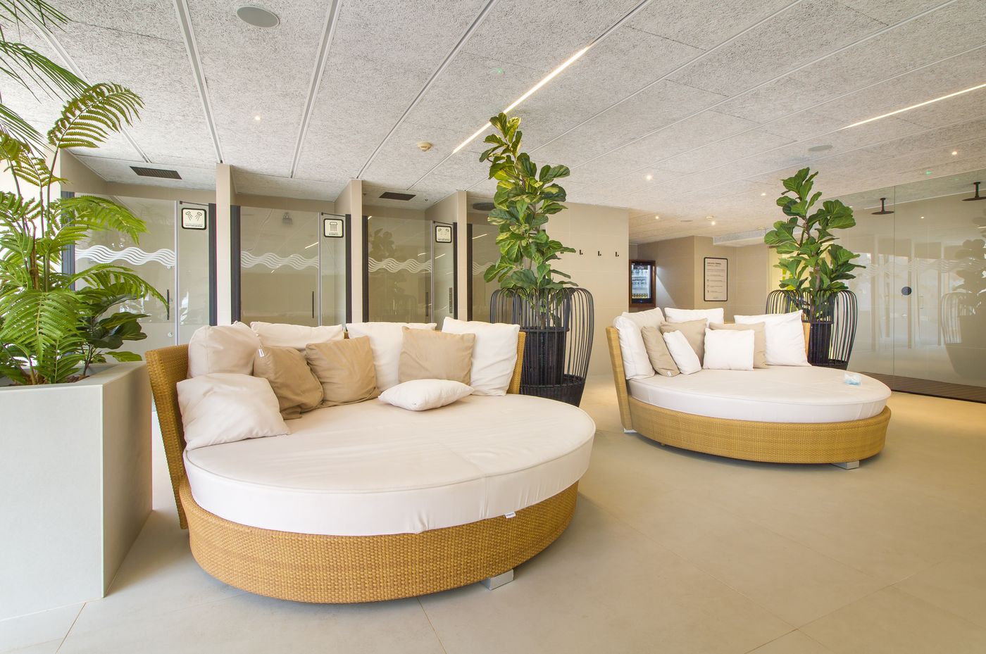 ESTIMAR-Calpe-Apartments-2---Two---Adults-Only--16---Sports-and-Entertainment-29