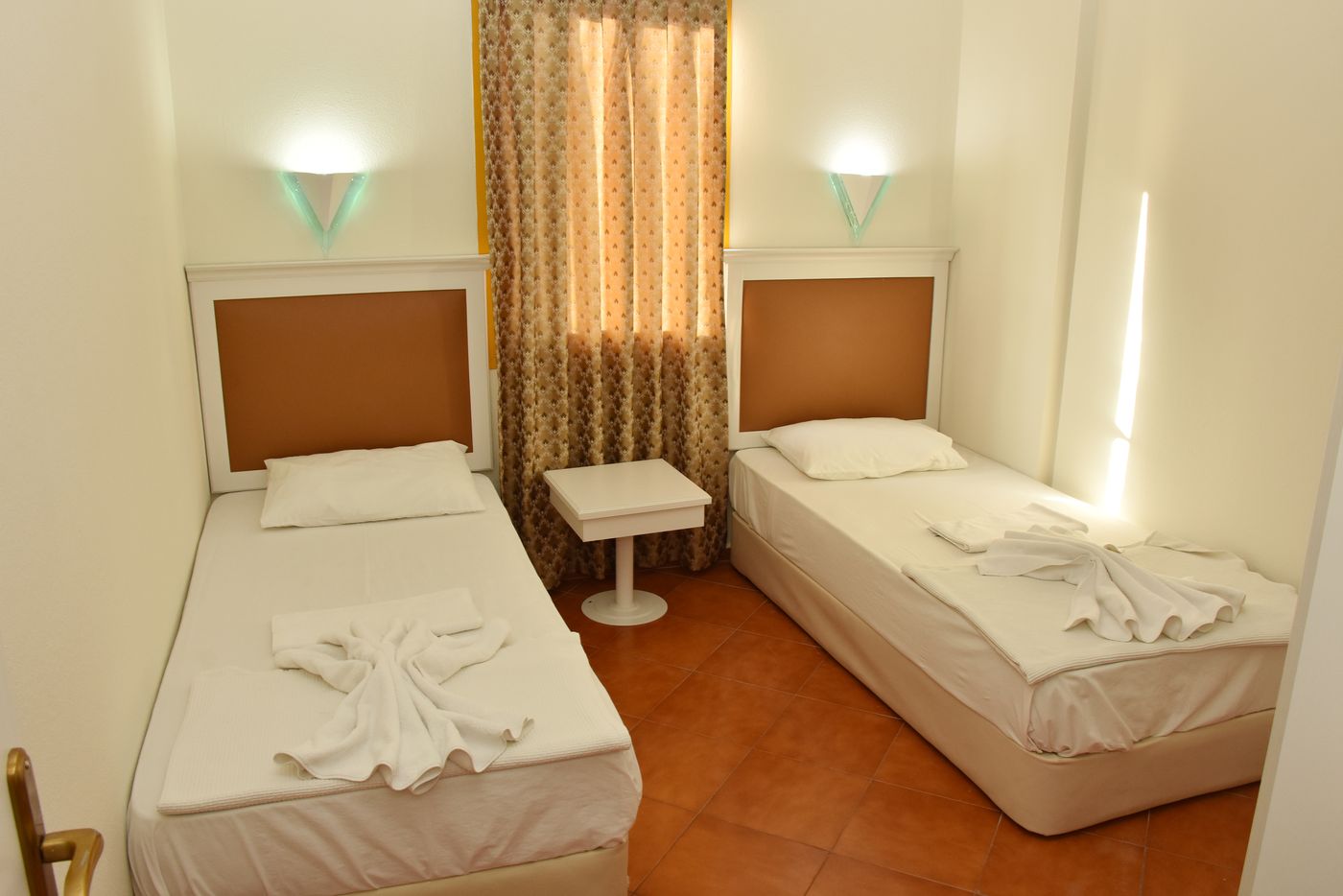 Club Dante Apartments