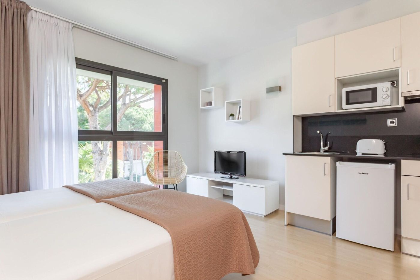 Royal-Marina-Gardens-Room-29