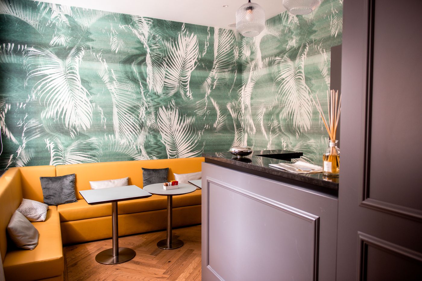 Boutique-Centrale-Palace-Bar-13