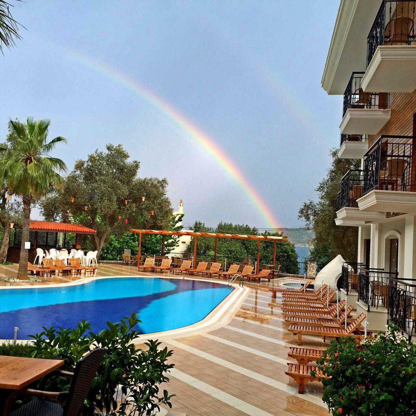 Meril-Hotel-General-view-18