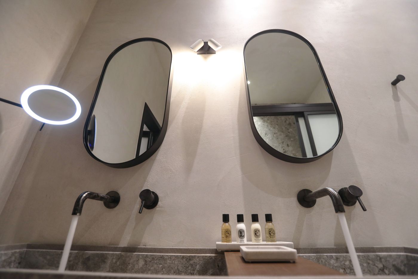 Aeonic-Suites---Spa-Room-55