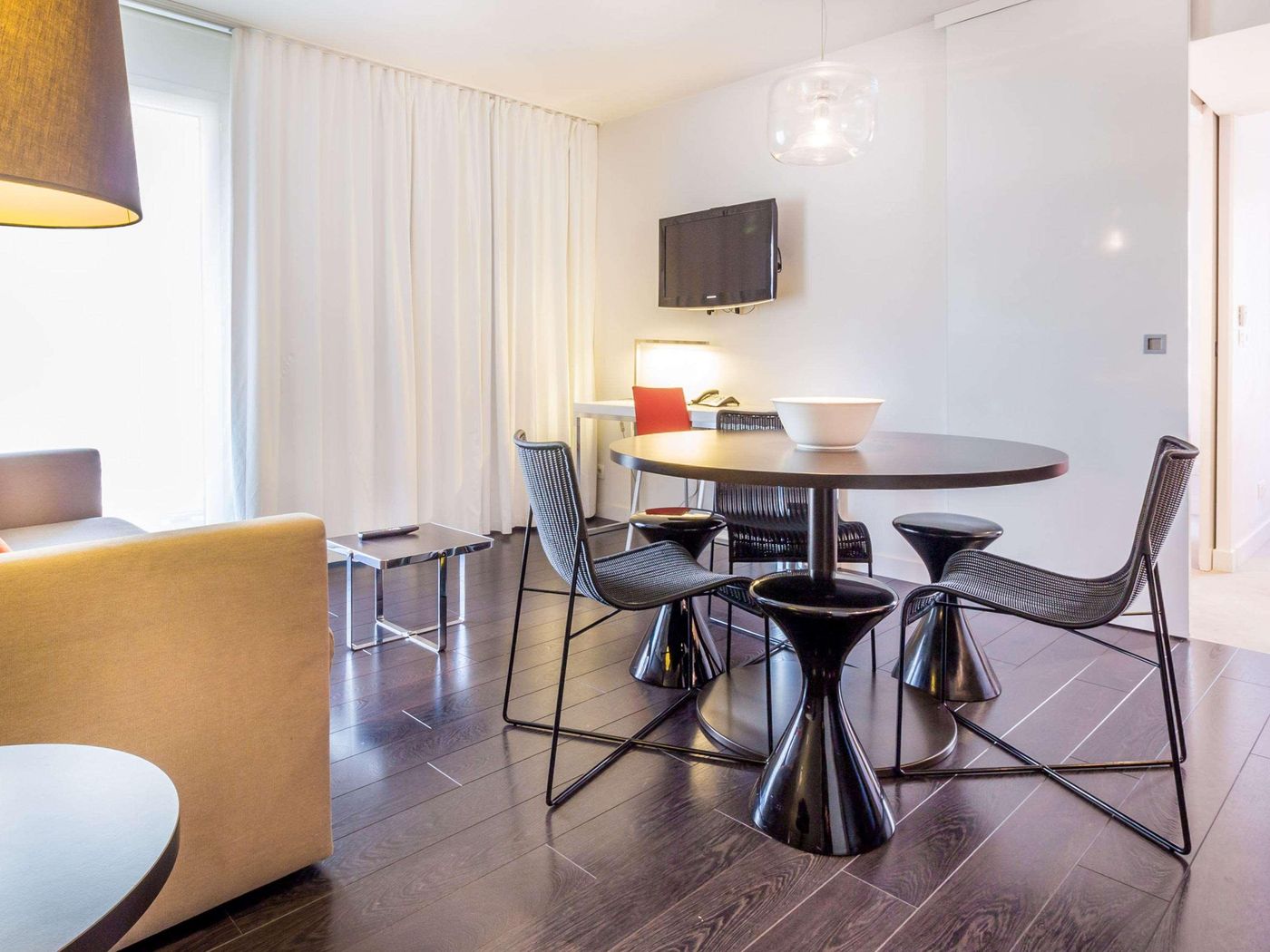 Hipark-Design-Suites-Nice-Room-30