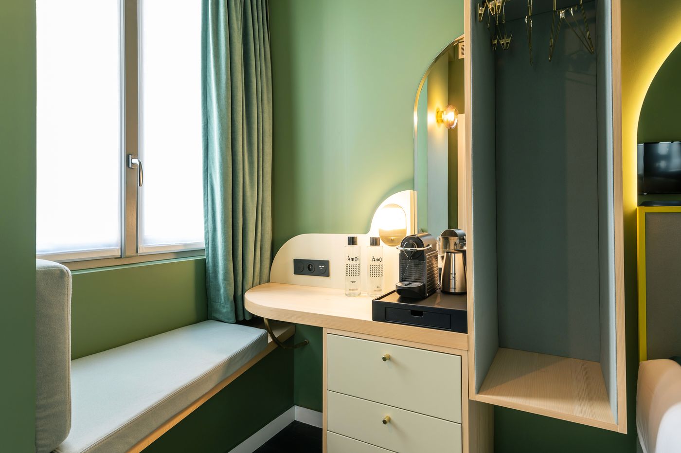 Hotel-Amoi-Paris-Room-26