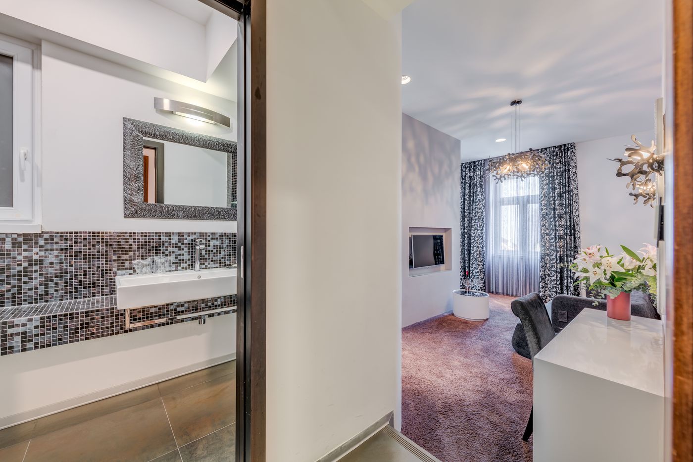 Starlight-Luxury-Rooms-Room-34