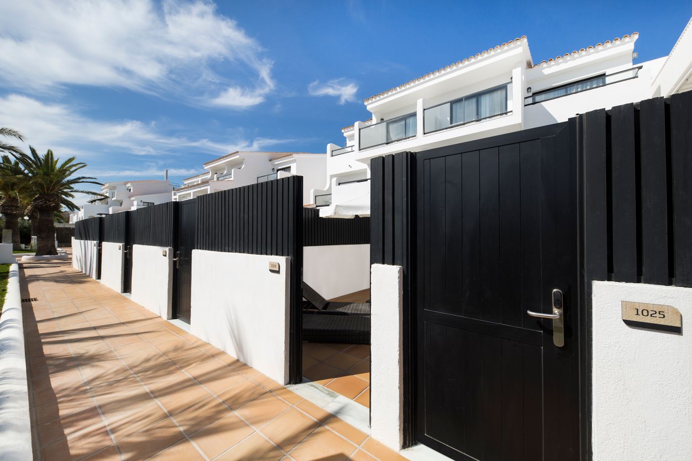 Club-Bahamas-Ibiza-Room-10