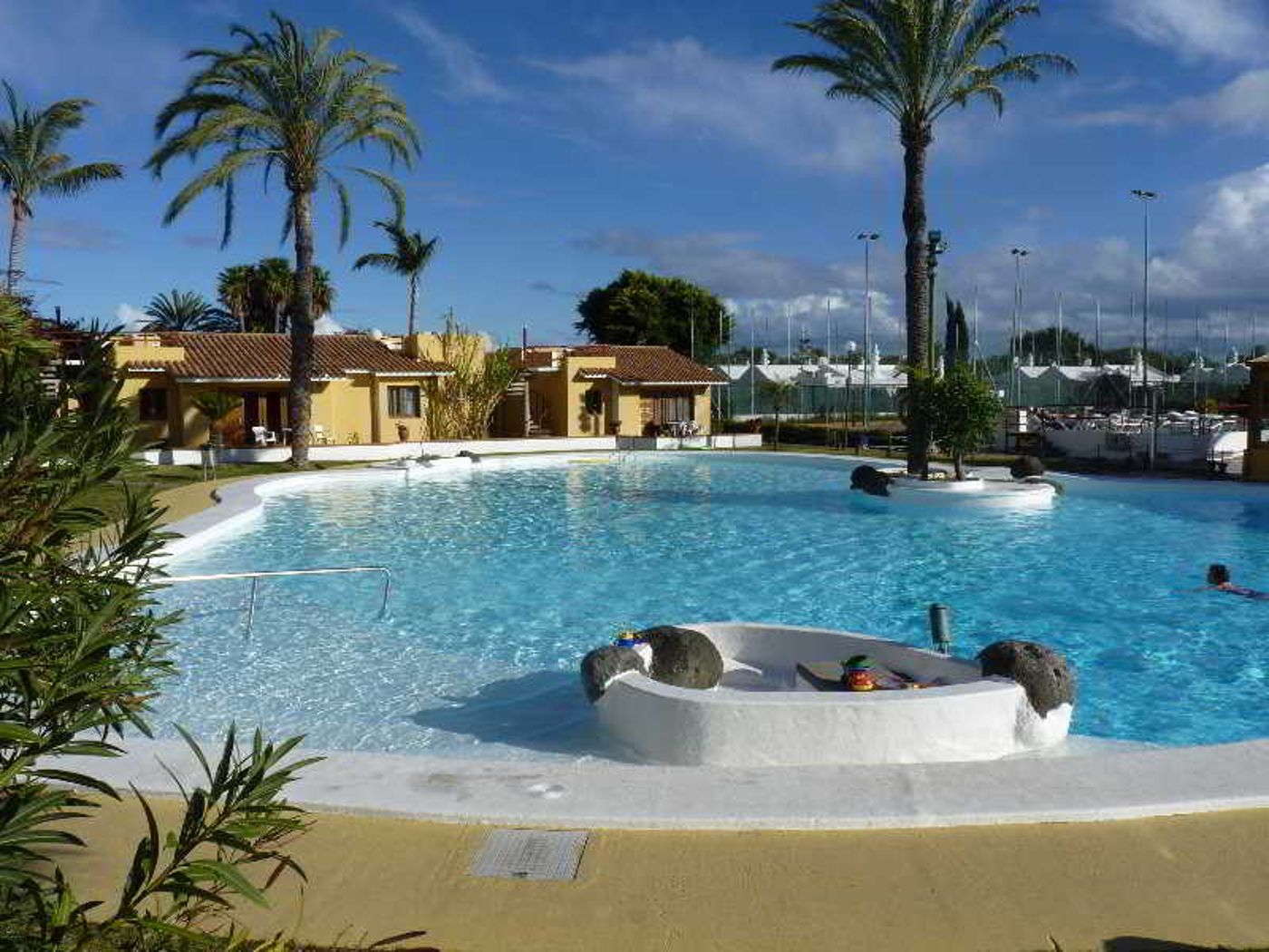 Bungalows-Parque-Bali-Pool-3