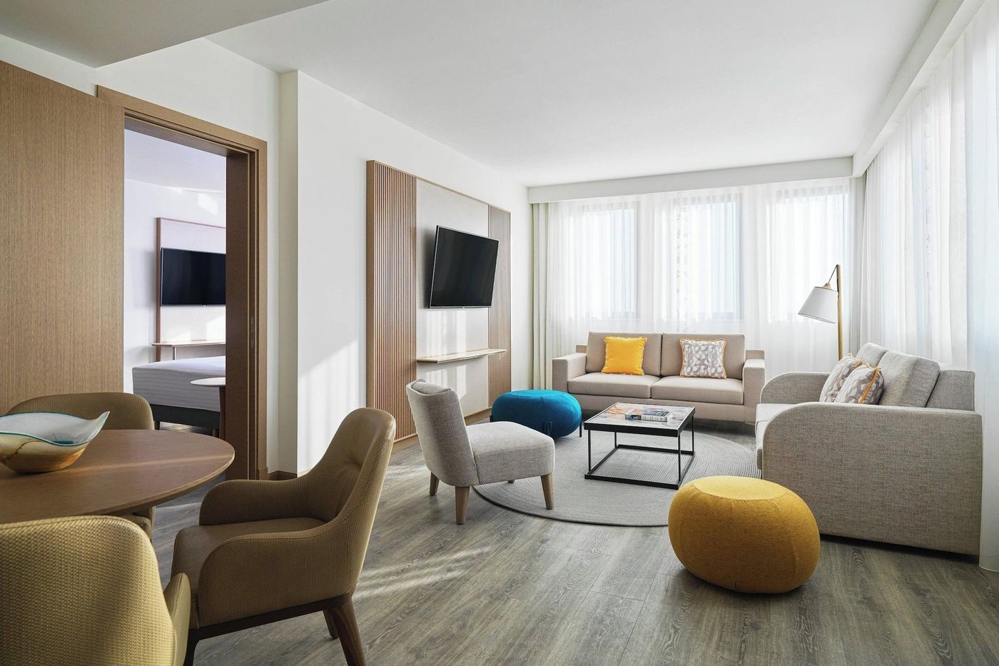 Le-Meridien-St--Julians-Hotel---Spa-Room-35