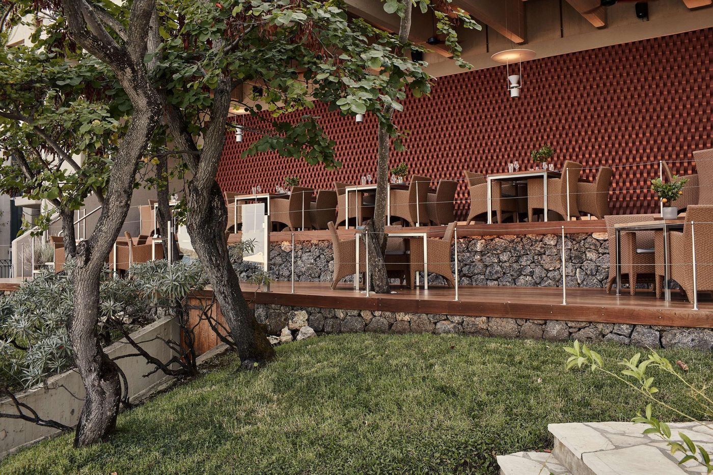 Kontokali-Bay-Restaurant-12