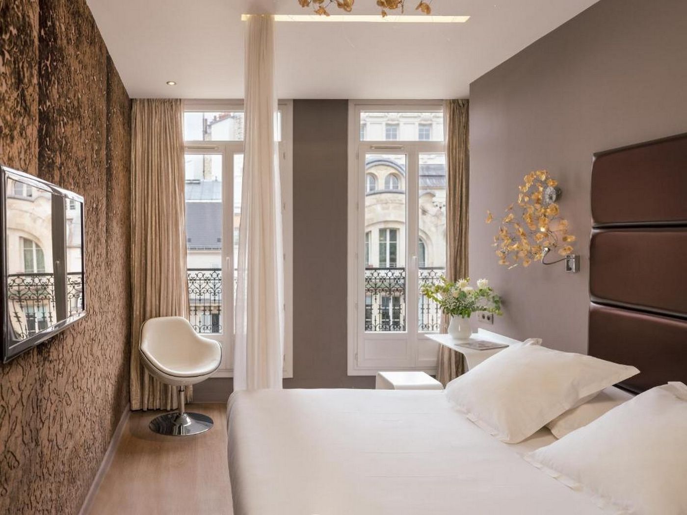 Legend - France - PARIS - Room - 0