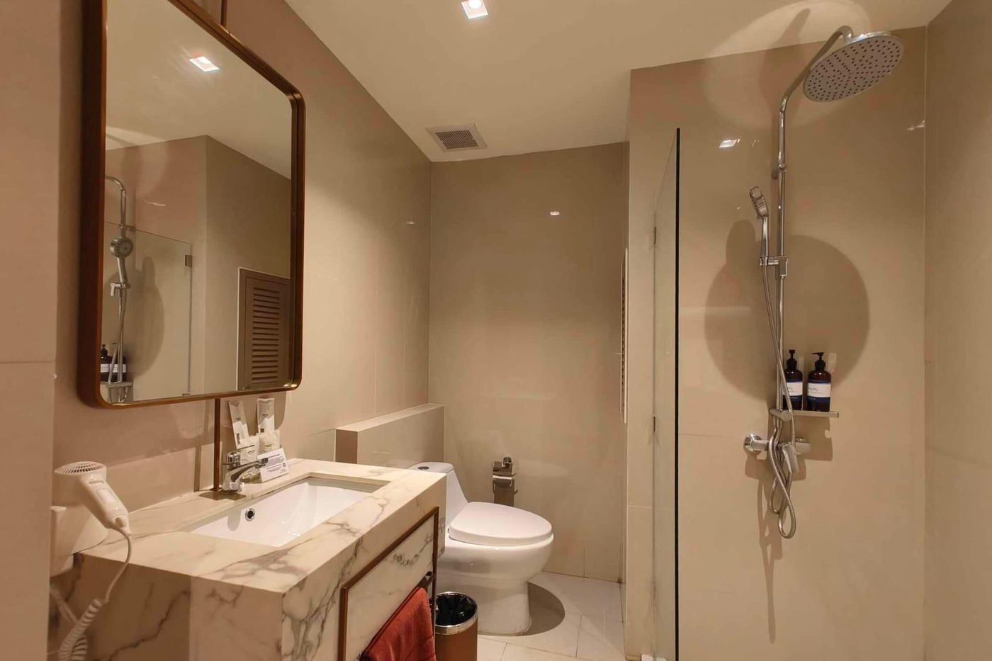 Away-Bangkok-Riverside-Kene-Room-55