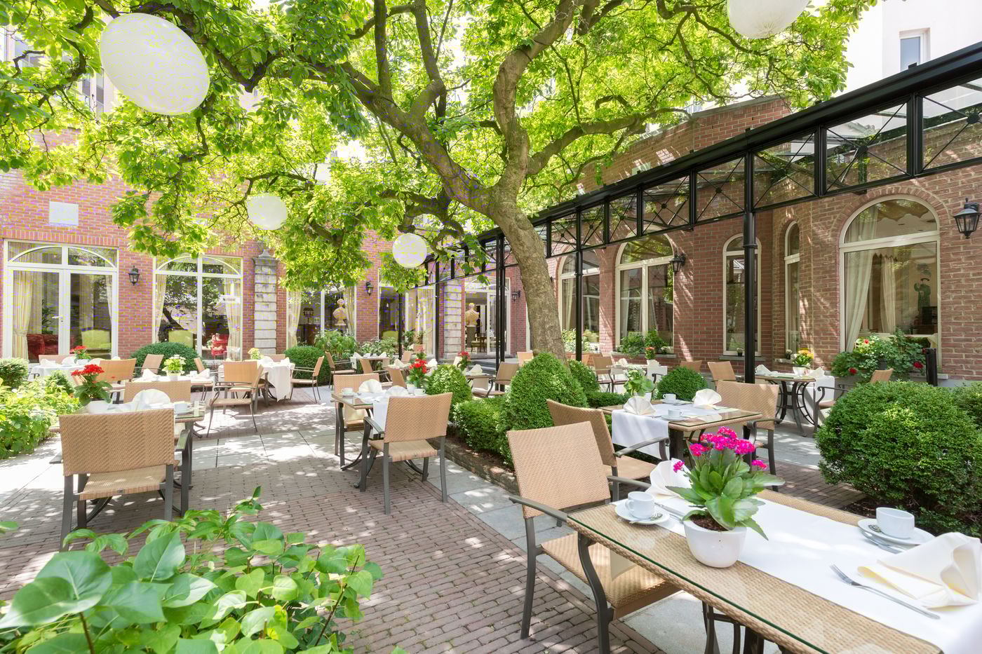 Stanhope-Hotel-Brussels-by-Thon-Hotels-Terrace-49