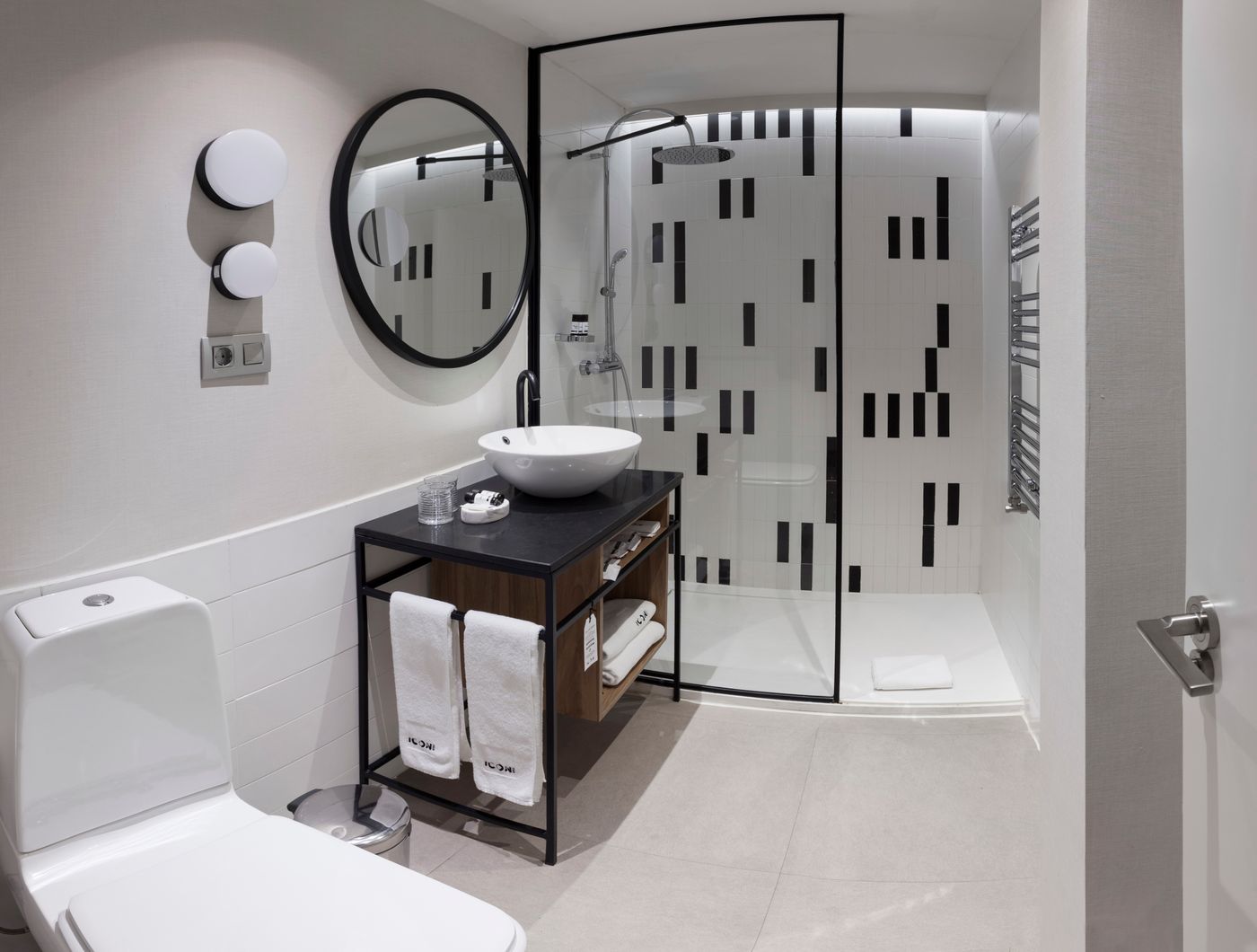 ICON-Embassy-Room-27