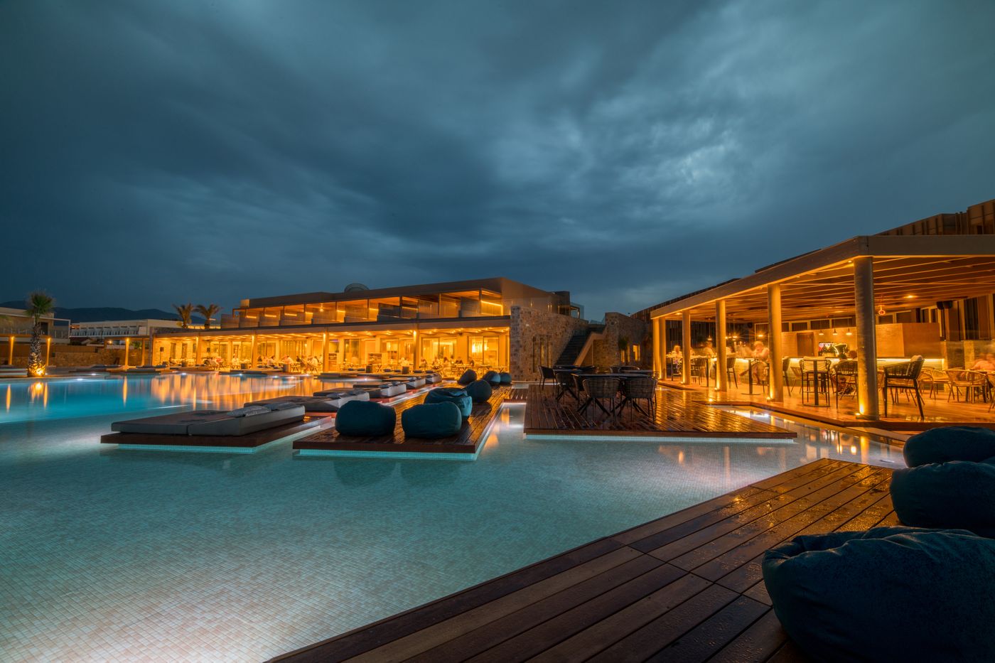 Pool Bar Lounge (3).jpg