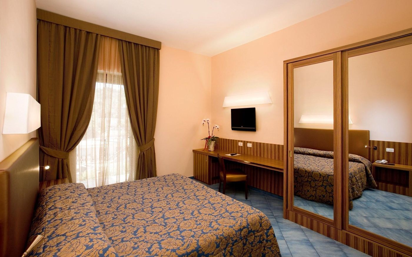 Grand-Hotel-Due-Golfi-Room-23