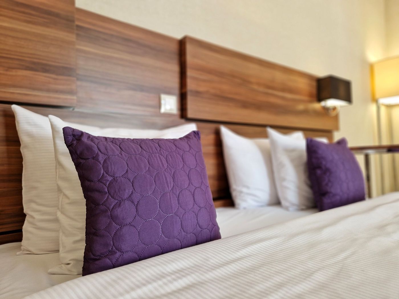 Warsaw-Plaza-Hotel-Room-25