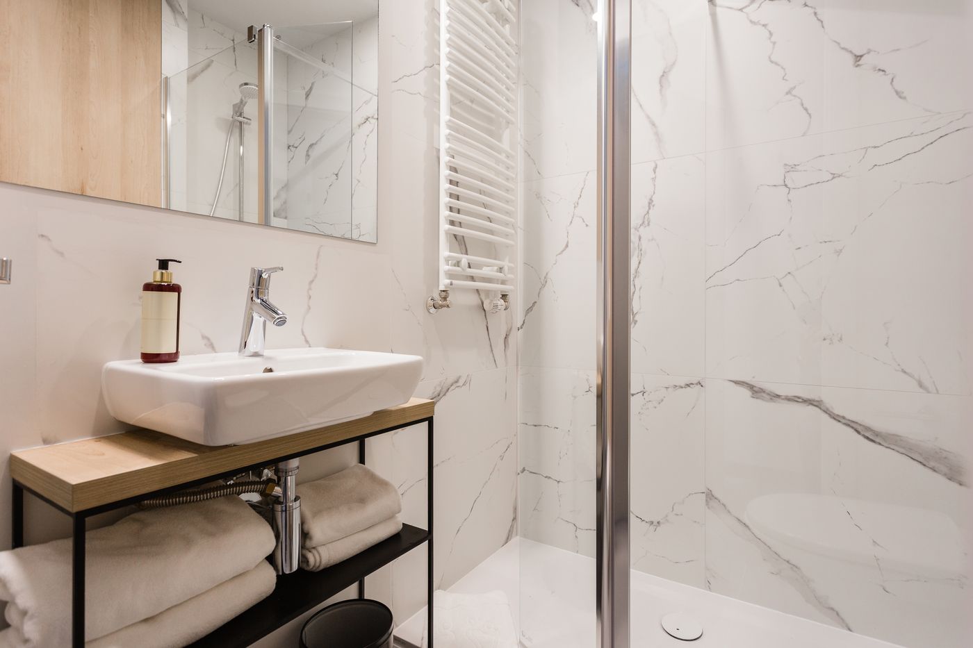 Platinum-Hotel---Residence-Room-13