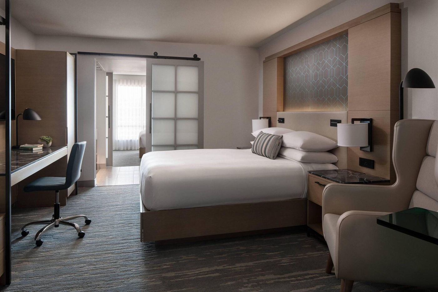 Vancouver-Airport-Marriott-Hotel-Room-18