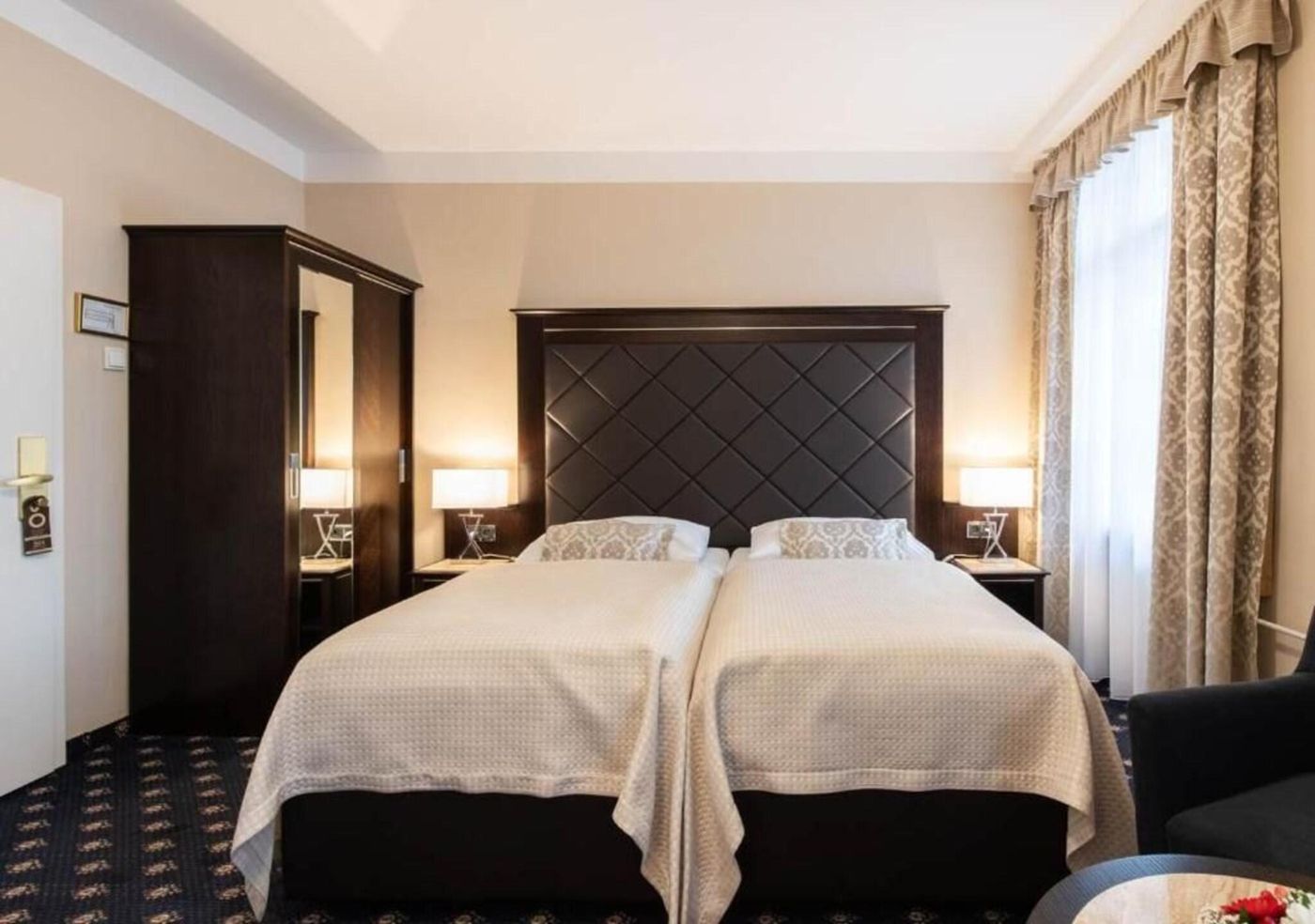 Pytloun-Old-Armoury-Hotel-Prague-Room-14