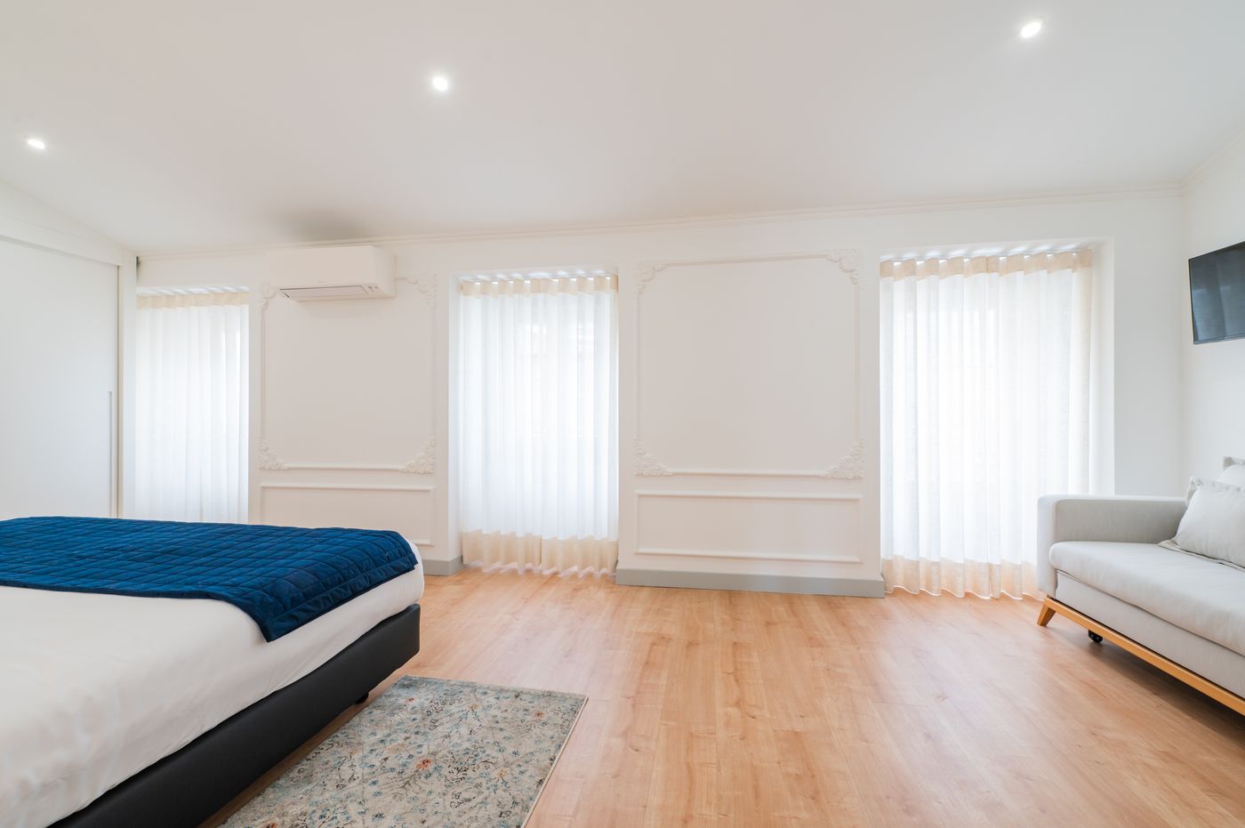 Via-Augusta-129-Room-38