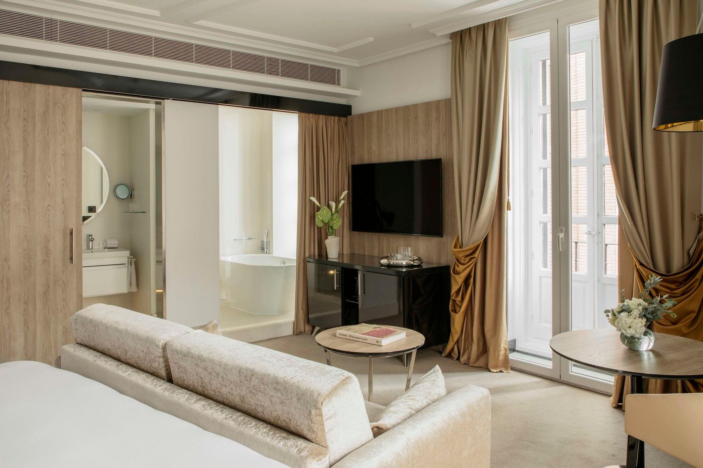 Gran-Melia-Palacio-de-los-Duques-Room-35