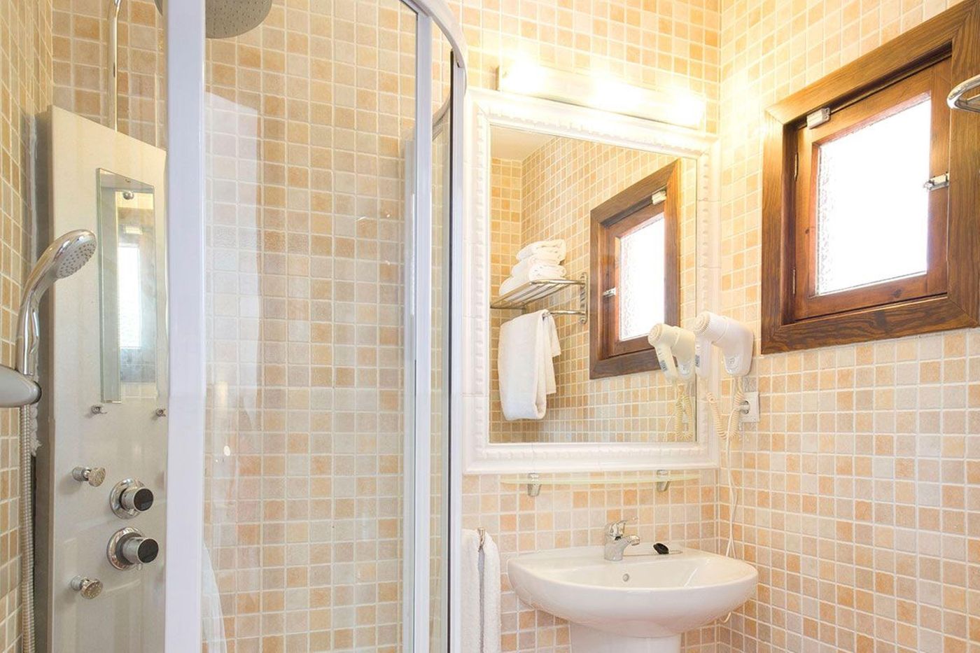 Hostal--La-Torre-Room-25