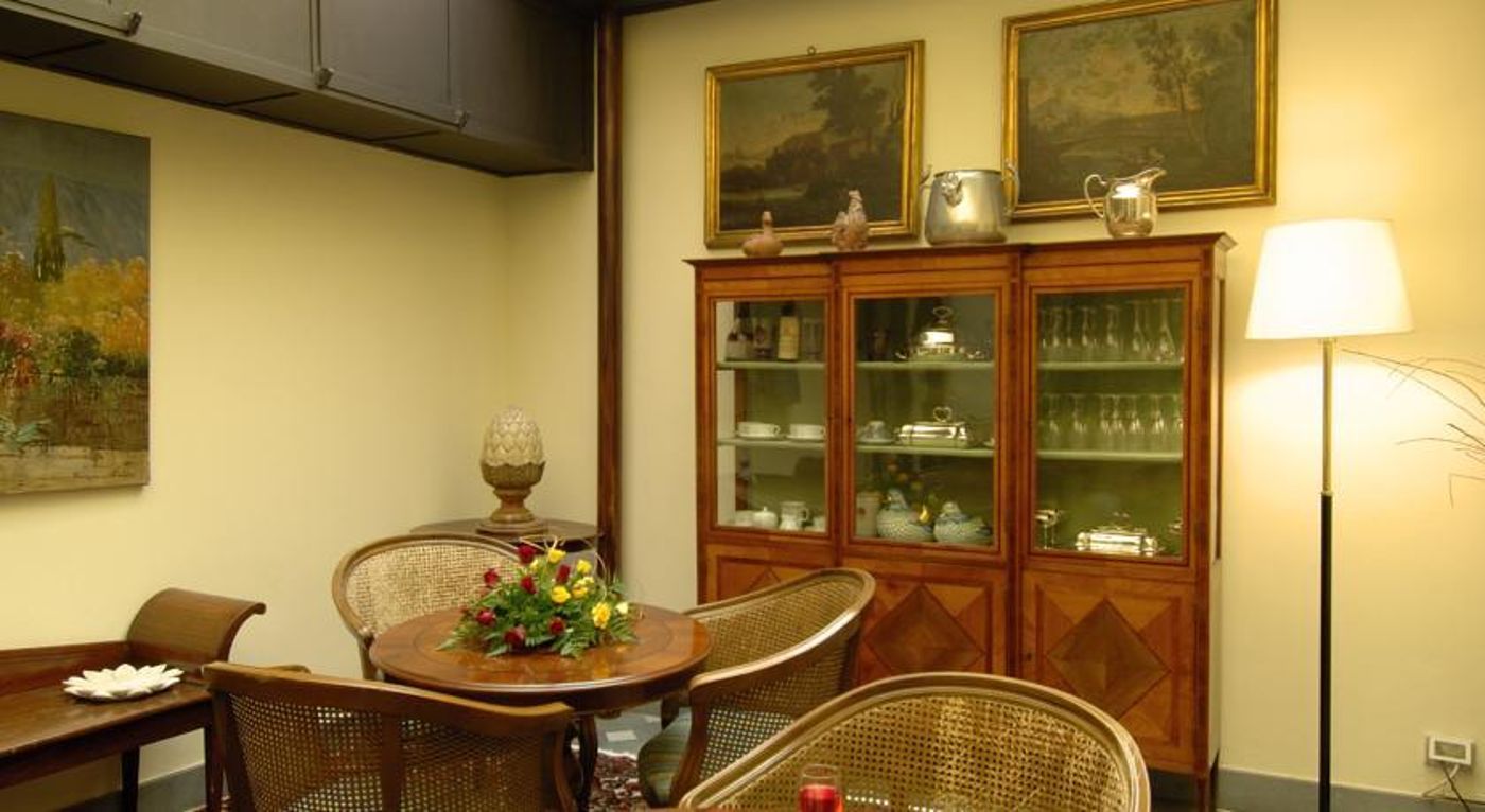 Malaspina-Bar-11