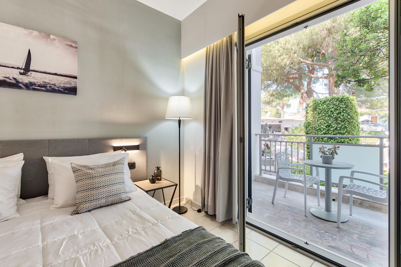 Contessa-Hotel-Room-36