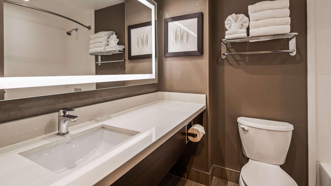 Best Western Plus Executive Inn-Canada-Toronto-General view-4