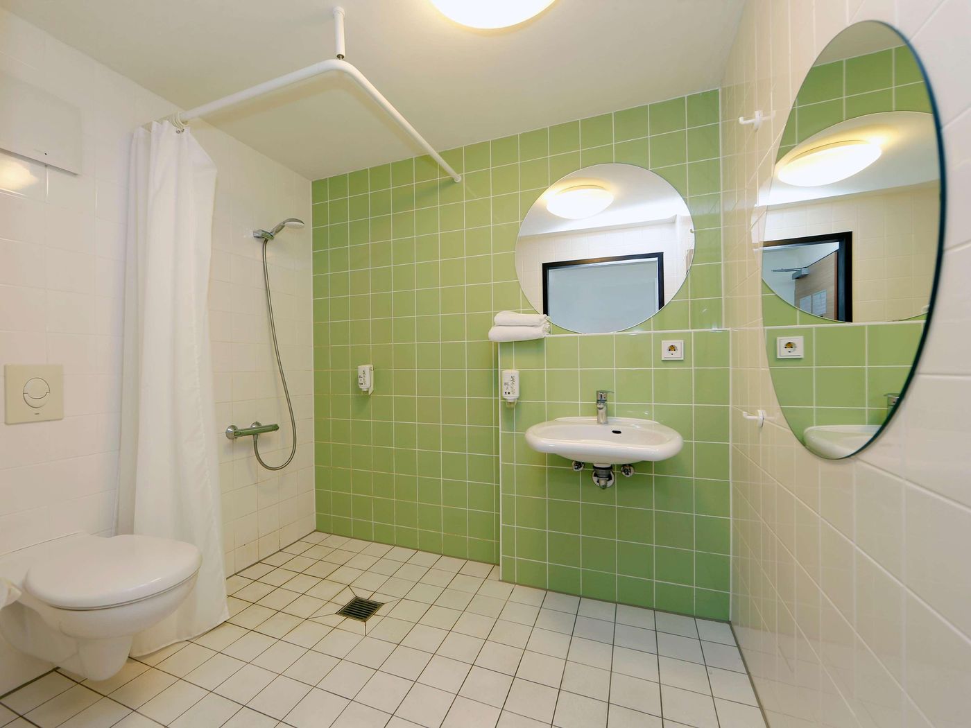 B-B-Hotel-Berlin-Potsdamer-Platz-Room-26