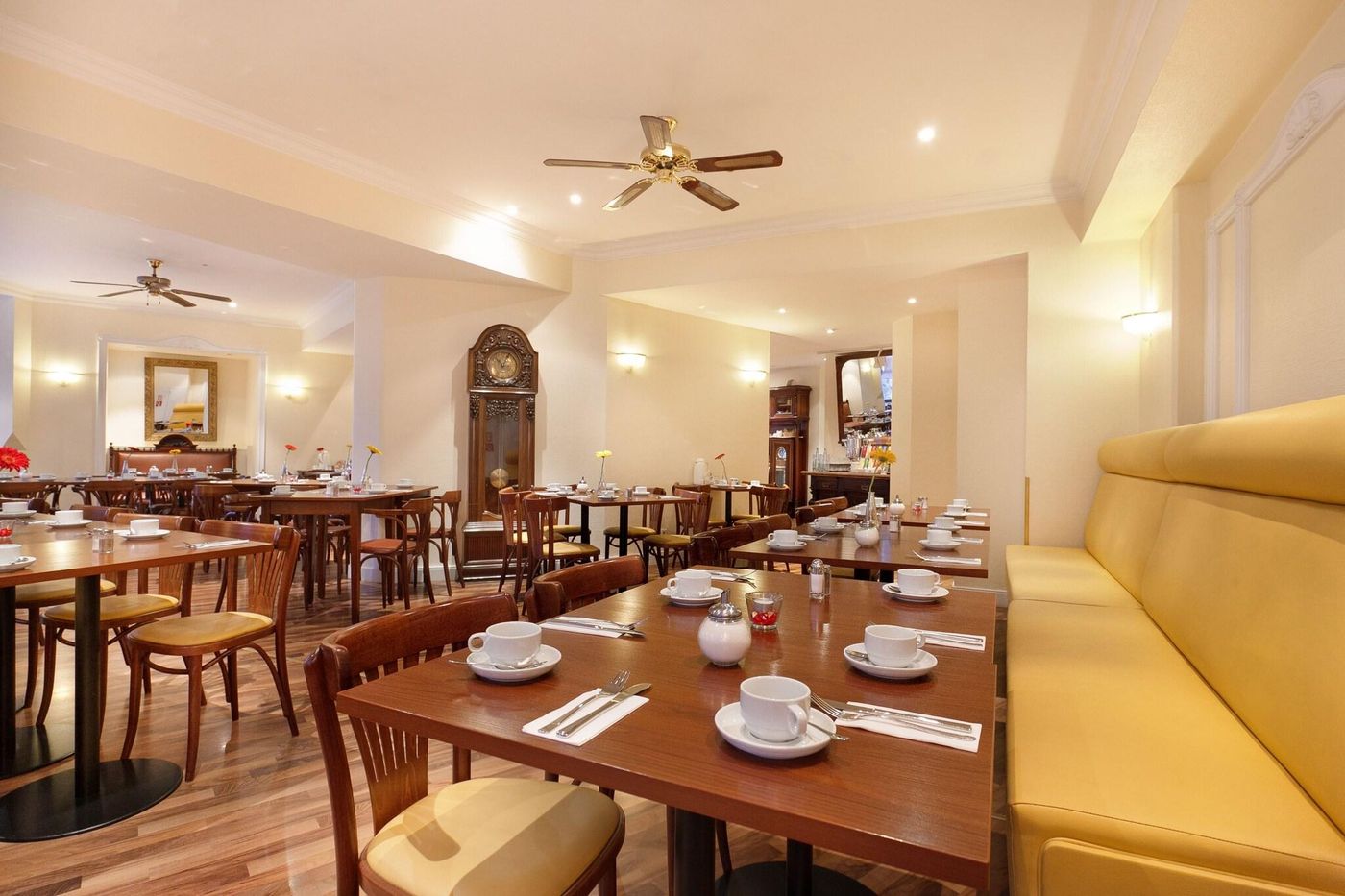 Azimut-Hotel-Kurfuerstendamm-Berlin-Restaurant-17