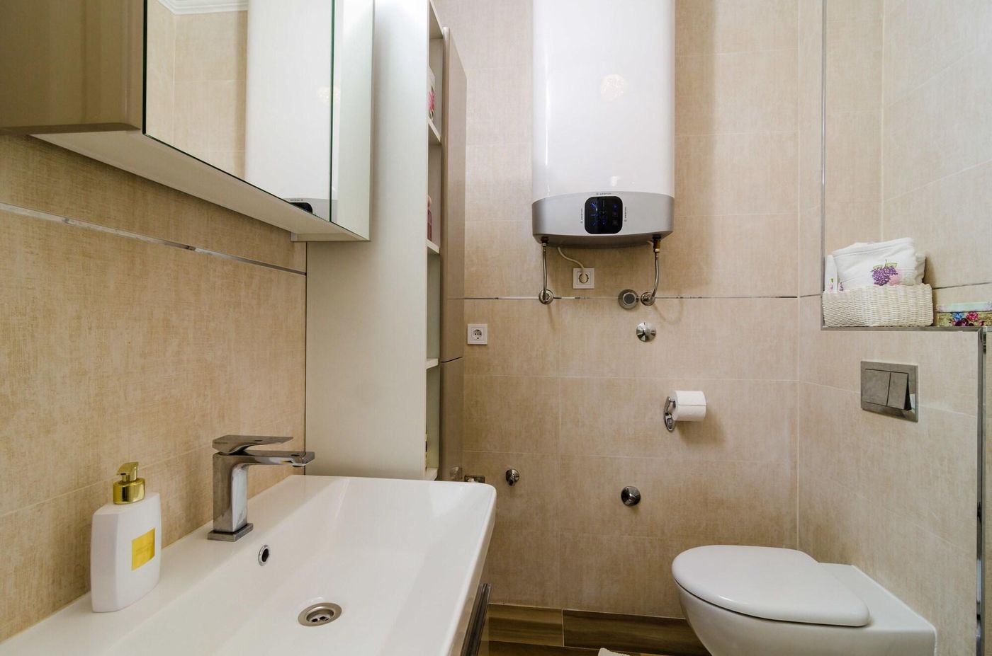 Guest-House-Cuk-Room-40