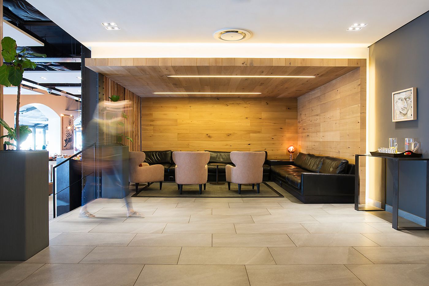 Victoria---Alfred-Hotel-by-Newmark-Lobby-7