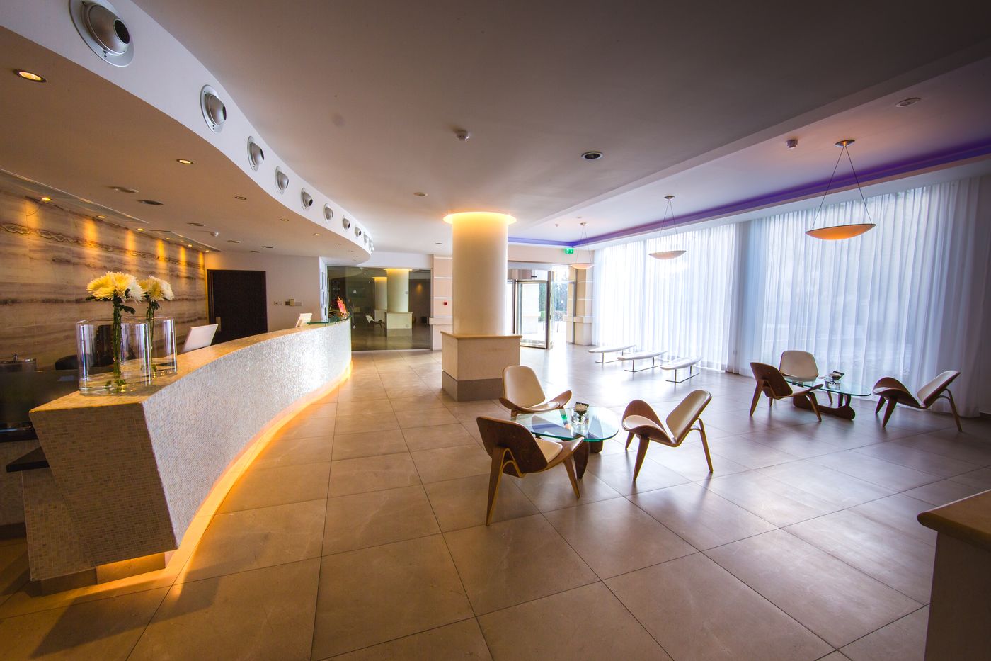 Napa-Plaza-Hotel-Lobby-52