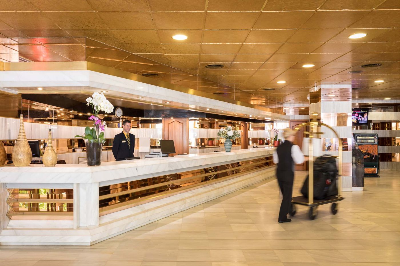 htop-Royal-Sun-Lobby-22